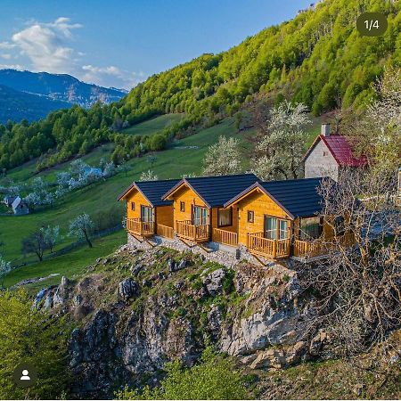 Bujtina Tradicionale Hotel Lepushe ภายนอก รูปภาพ