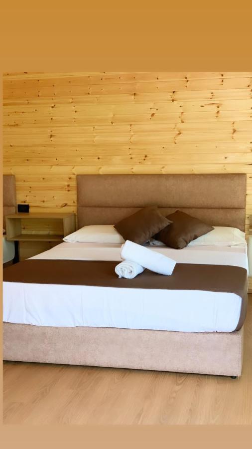 Bujtina Tradicionale Hotel Lepushe ภายนอก รูปภาพ