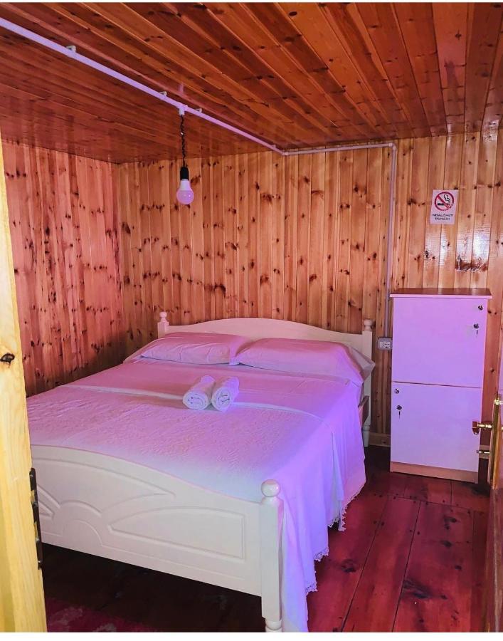 Bujtina Tradicionale Hotel Lepushe ภายนอก รูปภาพ