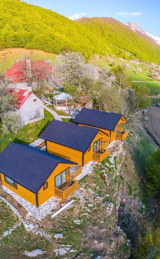 Bujtina Tradicionale Hotel Lepushe ภายนอก รูปภาพ